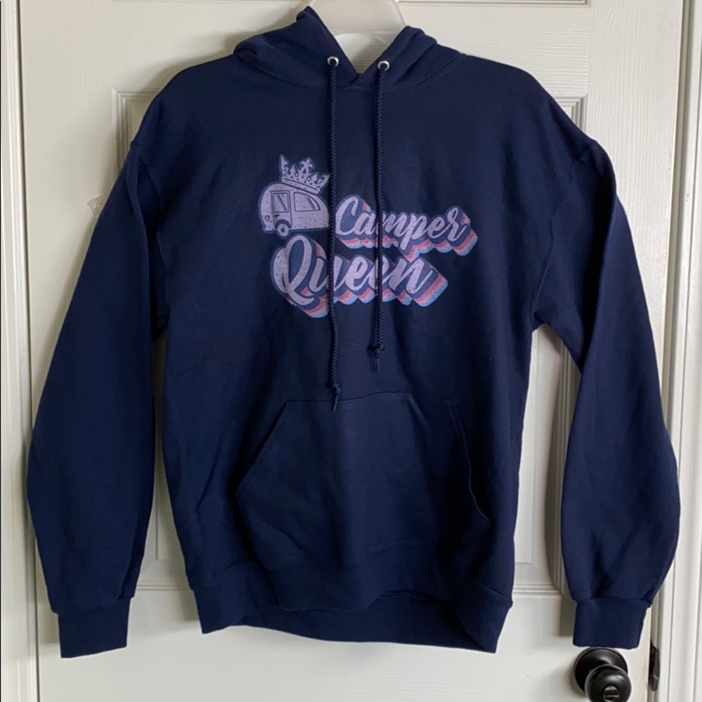 NWT Women’s Pull Over Hoodie w/Pockets Med